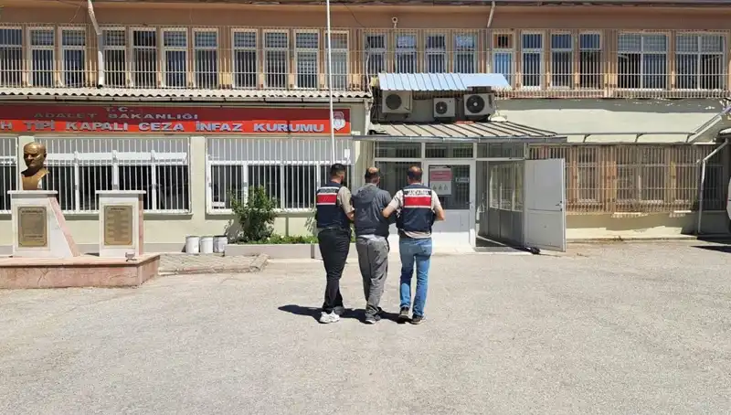 Eskişehir'de Kırmızı Bültenle Aranan Şüpheli Tunç Zengin, Başka Bir Suçla Yakalandı!