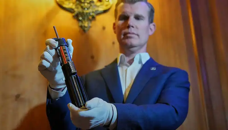 Darth Vader'ın İkonik Işın Kılıcı Açık Artırmada 3.65 Milyon Dolarla Satıldı