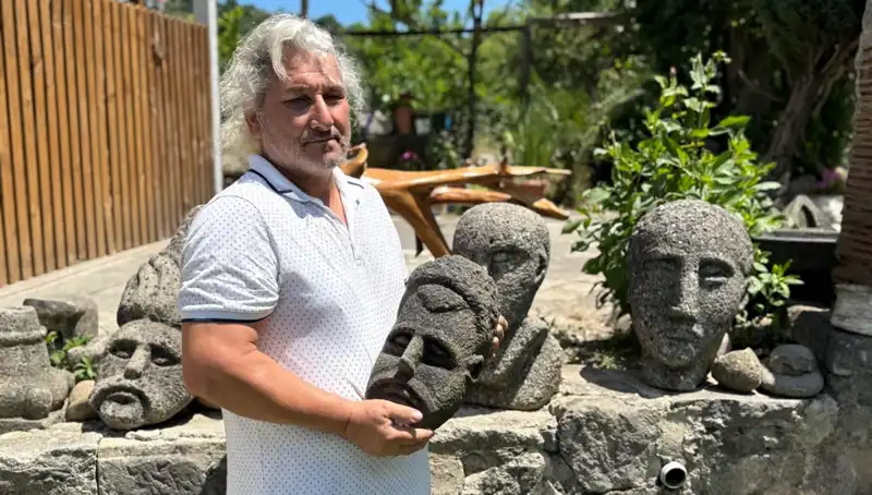 Kısa Sürede Eşsiz Tablo Yapan Sanatçı, Es eserlerini Satmayı Düşünmüyor!
