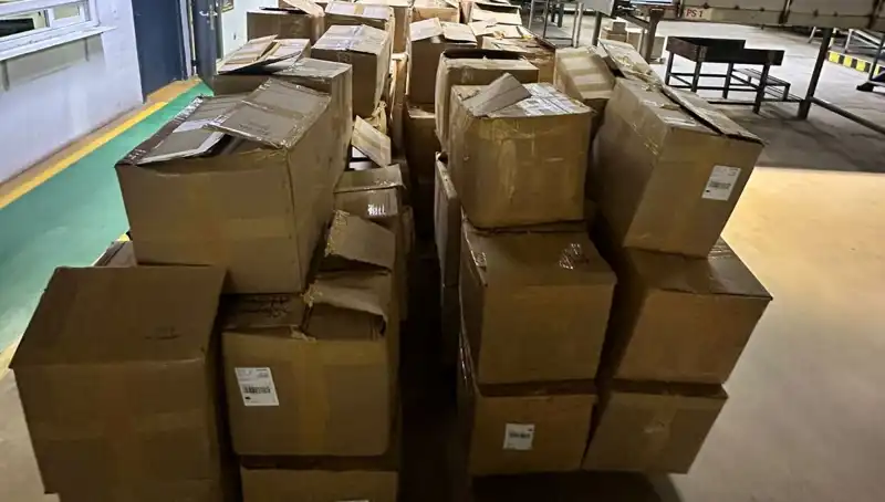 Kargo Şirketinin Deposunda Yakalanan Kaçak Tütün Şok Etti!