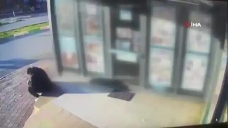 Market Çalışanı Eşsiz Refleksiyle Ölümden Döndü: O Anlar