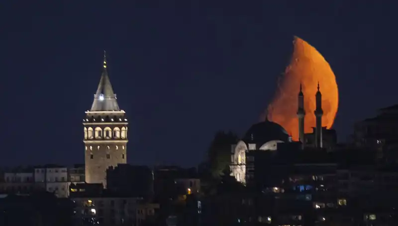 İstanbul’da Yarım Ay: Tarihi ve Kültürel Mirasın Büyüsü
