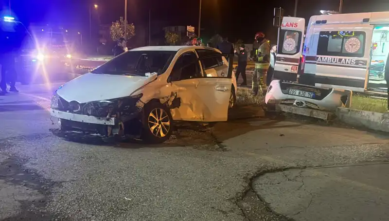 Pikap ve Otomobil Çarpıştı: Kazanın Ardındaki Nedenler ve Sonuçlar