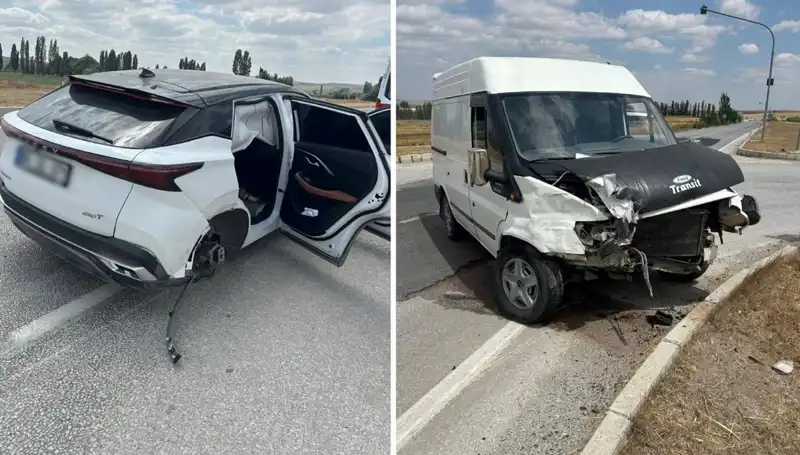 Çorum'da Kaza! İki Araç Kafa Kafa Çarpıştı, Çok Sayıda Yaralı Var