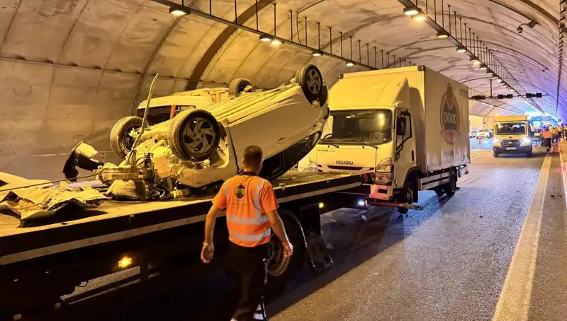 Kuzey Marmara Otoyolu'nda Tüyler Ürperten Kaza: Otomobil ile Kamyonet Çarpıştı!