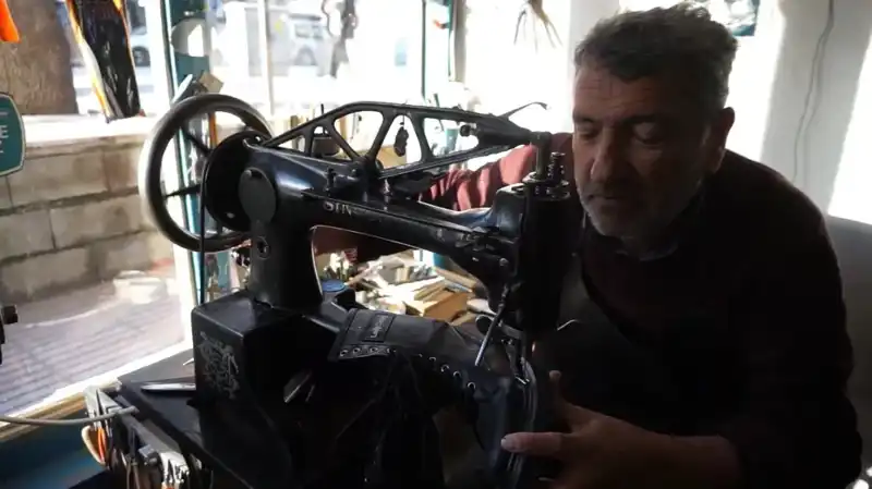 Yarım Yüzyılın Elinden Geçti: Tüketim Kültürüne Direnen Usta