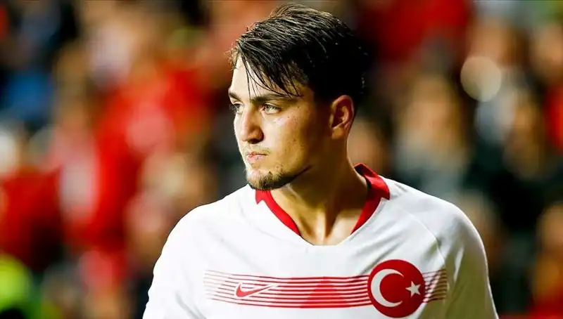 Beşiktaş'tan Şaşırtan Hamle: Milli Futbolcunun Transfer Cevabı Ne Oldu?