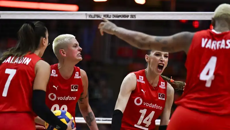 Türkiye ve Japonya Voleybol Takımları Karşı Karşıya: Şampiyonluk Mücadelesi Başlıyor!