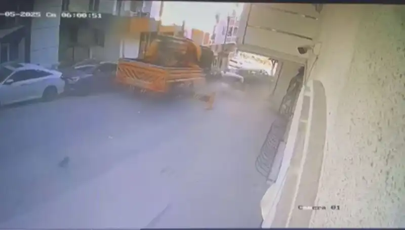 Kontrolden Çıkan Vinç 23 Araca Çarparak Durduruldu: Kaza Anında Ne Oldu?
