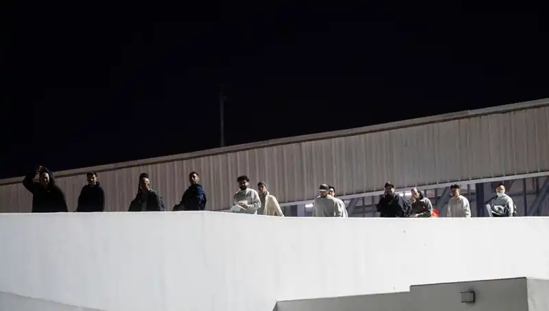 Düzensiz Göçmenler, İki İl'de Yapılan Operasyonlarda Yakalandı