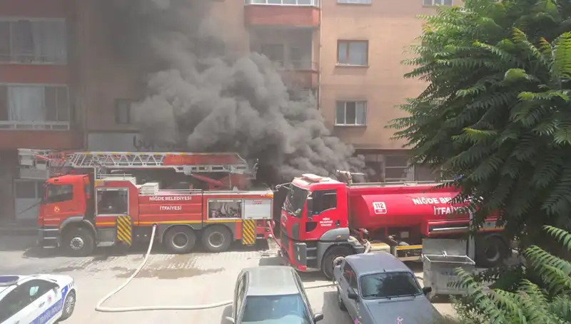 Niğde’de Beyaz Eşya Deposunda Çıkan Yangın Olayı: Sebepleri ve Sonuçları