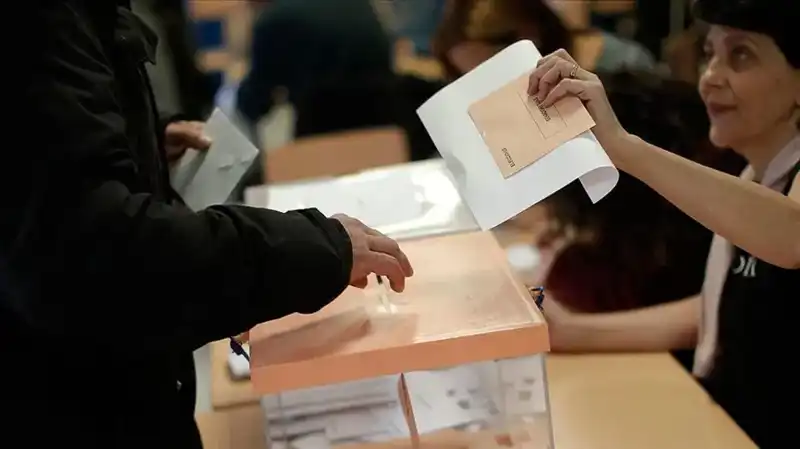 İspanya'da Sosyalist Parti, İkinci Seçim Hezimetiyle Yüz Yüze Kaldı