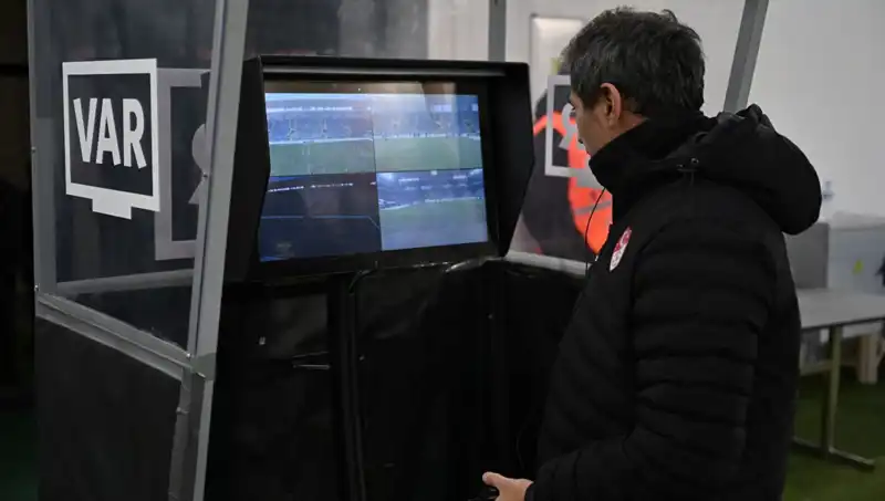 Beşiktaş-Gaziantep FK Maçında Alman VAR Hakeminin Rolü