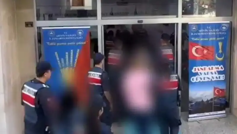 Türkiye Genelinde FETÖ Operasyonu: 30 İlde 65 Şüpheli Tutuklandı