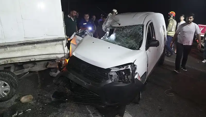 İstanbul’da Şok Eden Kaza: 3 Yaralı, Olay Yerinden İlk Görüntüler!