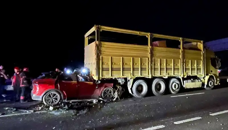 Kamyona Çarpan Araçta Skandal Sonrası Sürücü Hayatını Kaybetti