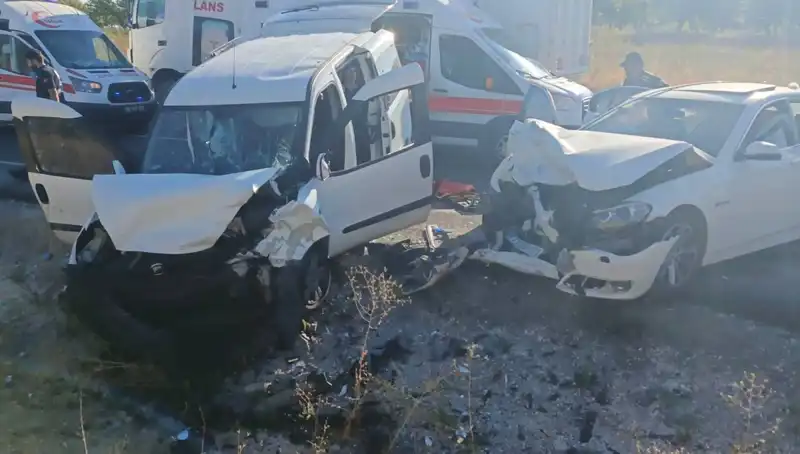 Nevşehir'de Feci Trafik Kazası: 14 Yaralı, Olayın Perde Arkasında Neler Yaşandı?