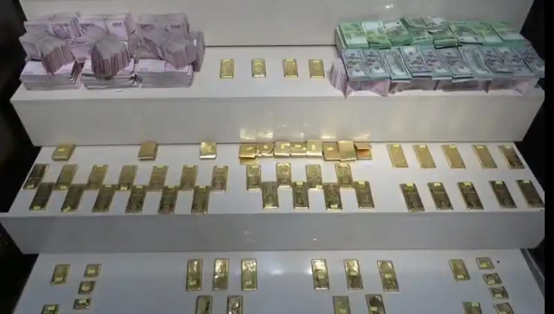 Van Havalimanı'nda Kaçak Altın ve Para Operasyonu: Gözaltılar Var