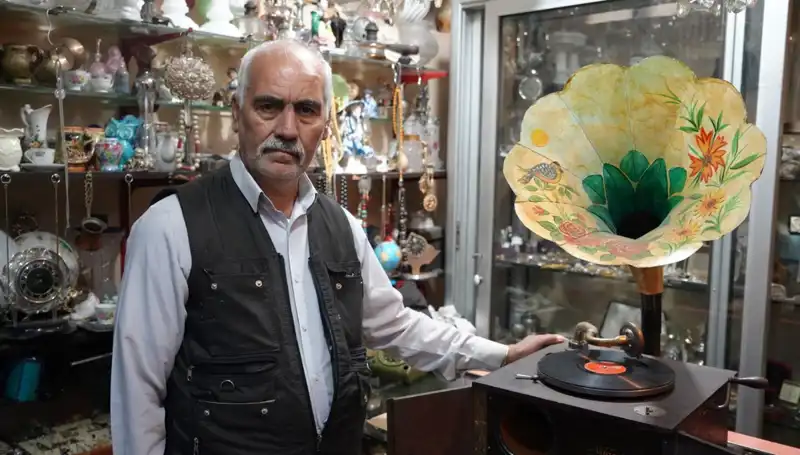 44 Yıldır Antikacılık Yapan Usta: Asırlık Gramofonlar Onun Tutkusu!