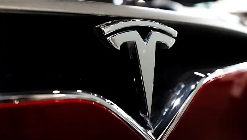 Tesla Model Y Türkiye’de Satışa Çıkıyor: Sıra Dışı Bir İlan!
