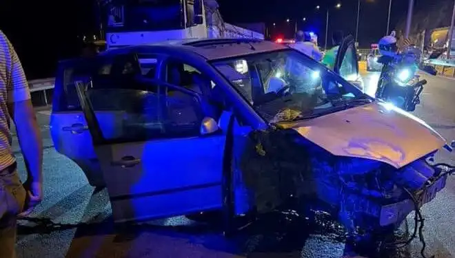 Otomobil Bariyere Çarptı: Feci Kazada Bir Ölüm, Üç Yaralı