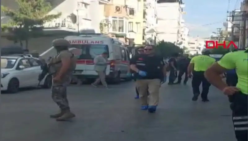 İzmir'deki Karakola Silahlı Saldırı: İki Şehit ve Bir Yaralı Haberi Şok Etti
