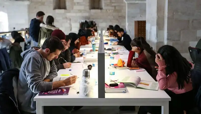 2024-2025 Akademik Yılı için Üniversitelerin Başlangıç Tarihleri Belli Oldu