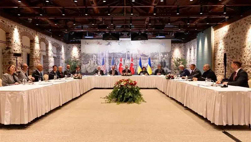 Barış Masasında Kritik Gelişmeler: Üçlü Toplantı Tüm Dünya Gözünü Üzerine Çeviriyor